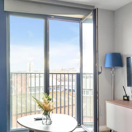 Pinetree Centre Of * Leeds (West Yorkshire)