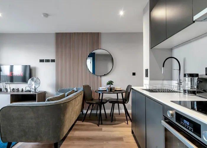 Pinetree Centre Of Апартаменти Лідс