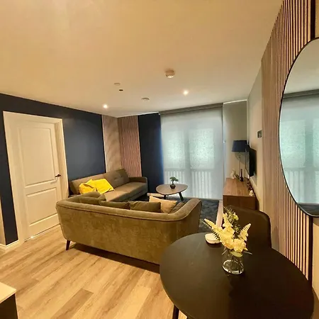 Pinetree Centre Of Leeds Apartment Leeds (West Yorkshire)