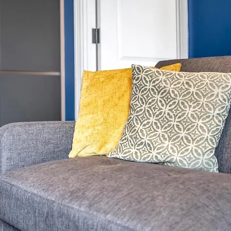 Pinetree Centre Of * 리즈